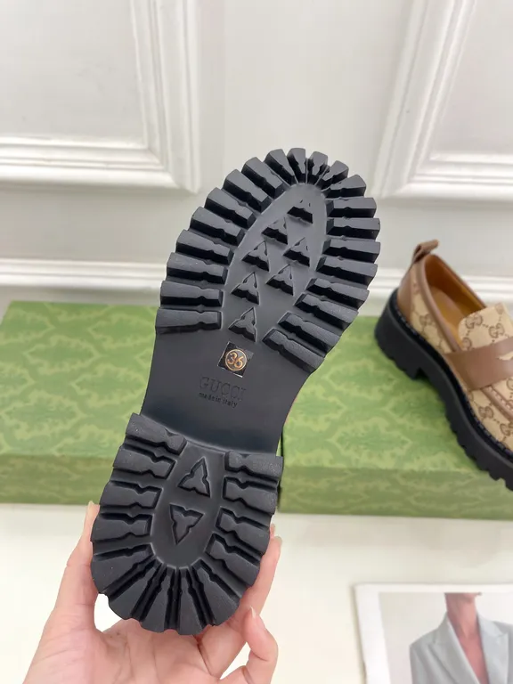 Gucci Shoe 